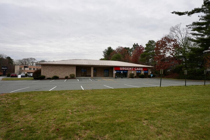 More Photos Of 1340 Belmont St, Brockton Medical For Lease