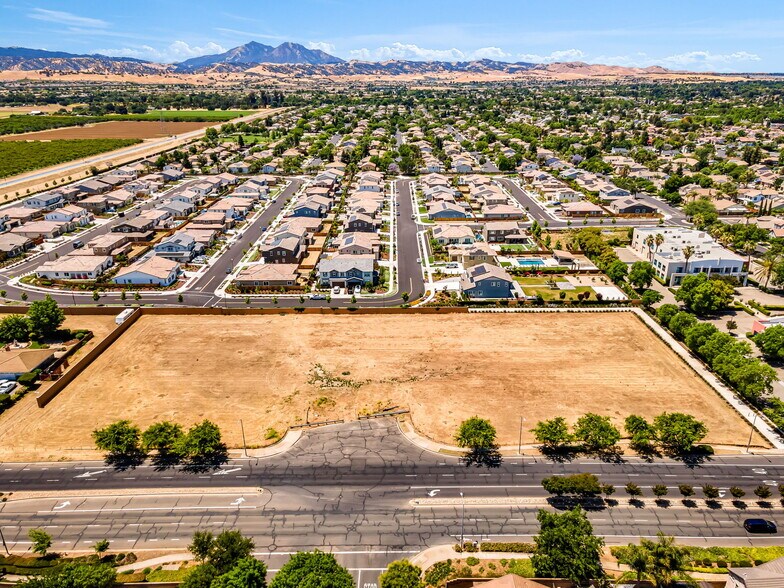 More Photos Of Walnut Blvd, Brentwood Land For Sale