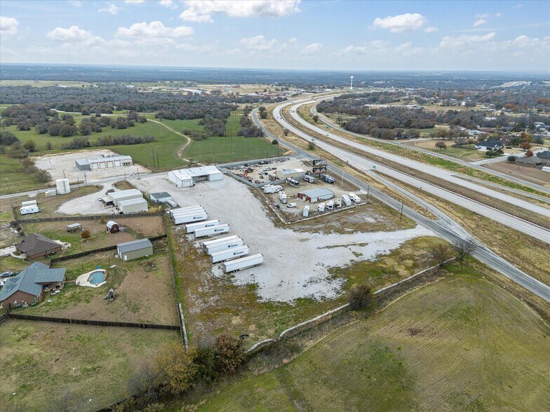 More Photos Of 707 S Wickham St, Alvord Truck Terminal For Lease
