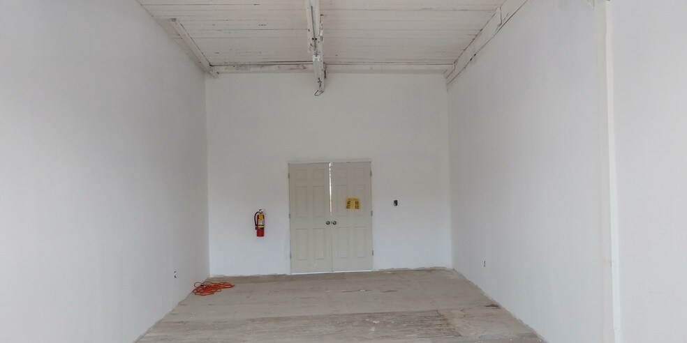 More Photos Of 60 Dickerson St, Newark Light Manufacturing For Lease