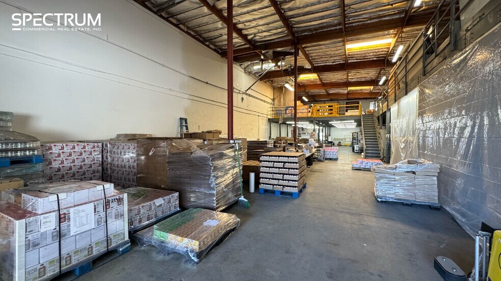 More Photos Of 15927-15929 Arminta St, Van Nuys Manufacturing For Lease