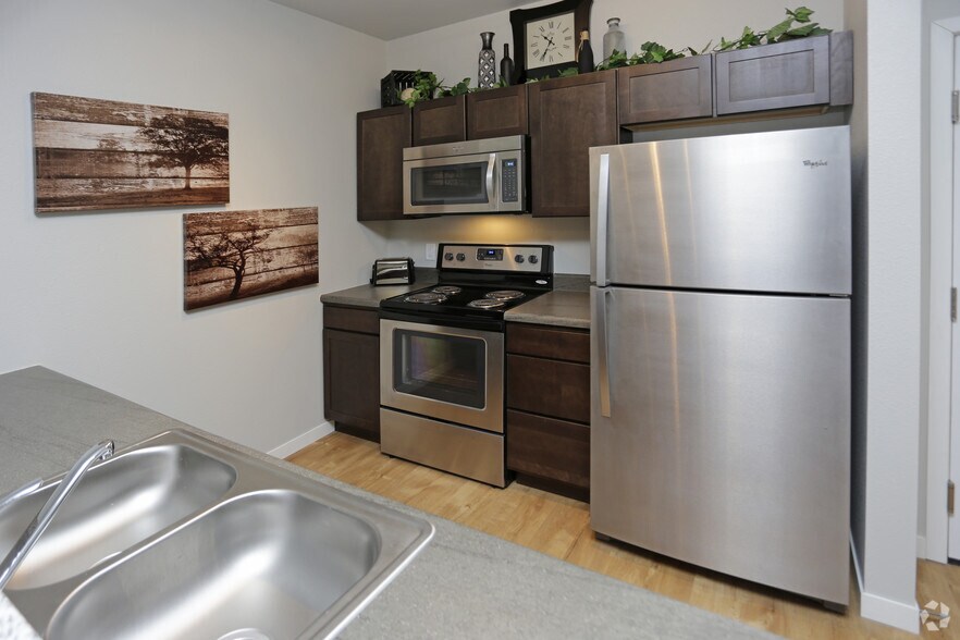 More Photos Of 1220-1250 27th Ave NW, Minot Apartments For Sale