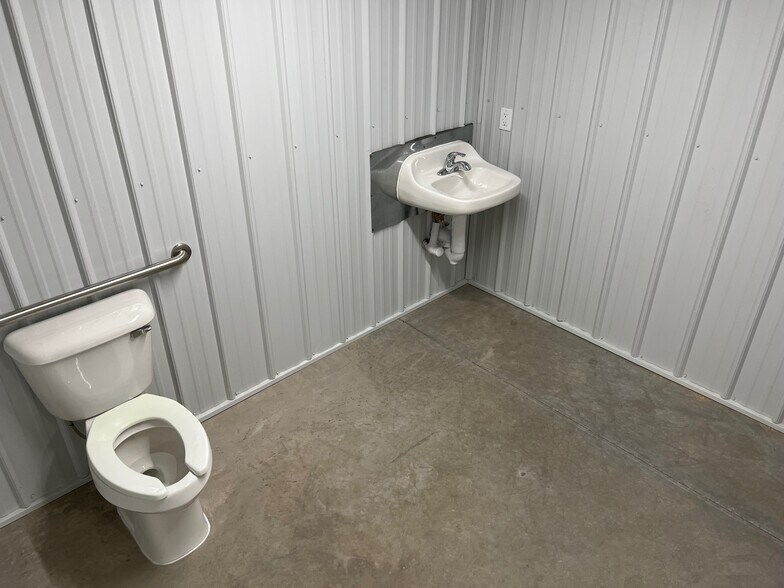 More Photos Of 414 Americas Way, Box Elder Warehouse For Lease