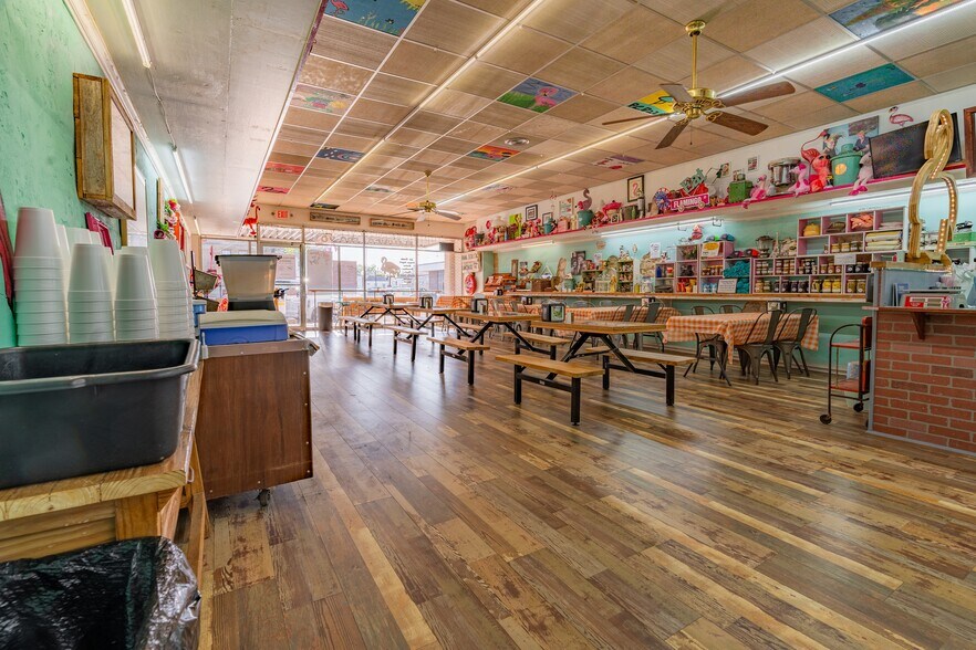 More Photos Of 105 N Main St, Hallettsville Restaurant For Sale