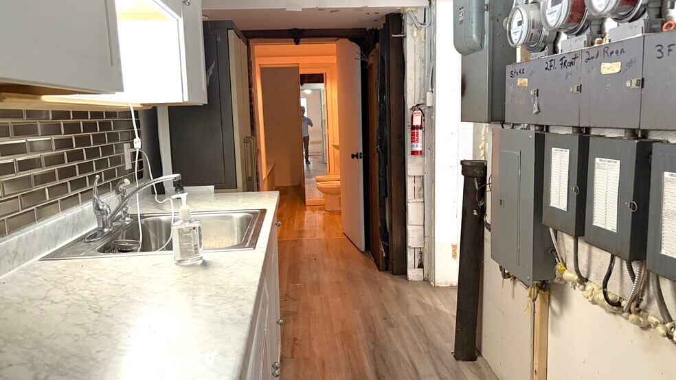 More Photos Of 612 Warren St, Hudson Storefront Retail Residential For Lease