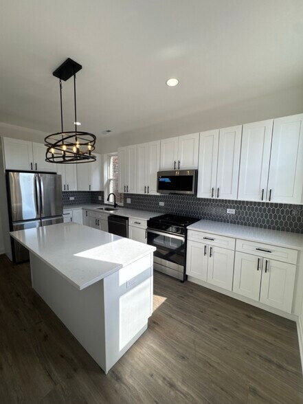 More Photos Of 4751 W Monroe St, Chicago Multifamily For Sale