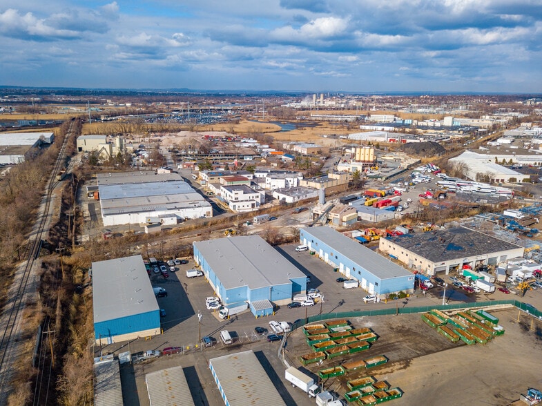 More Photos Of 125 Broad Ave, North Bergen Warehouse For Lease