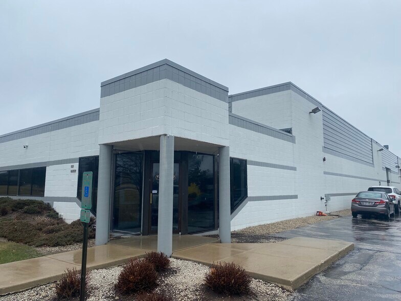 More Photos Of N50 W13824 Overview Dr, Menomonee Falls Warehouse For Sale
