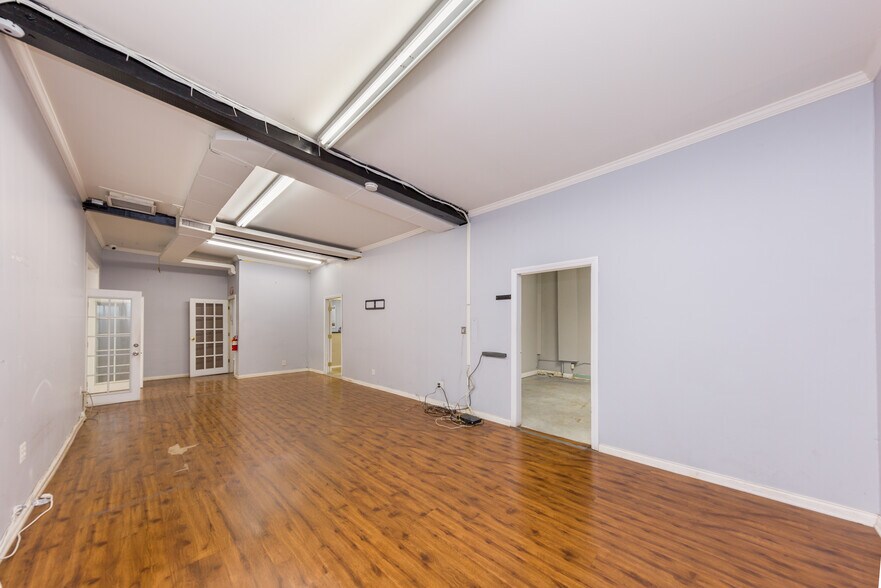 More Photos Of 11924 Vose St, North Hollywood Warehouse For Lease