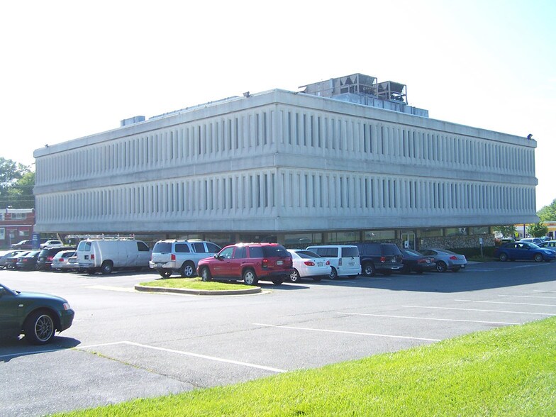 Primary Photo Of 831 University Blvd E, Silver Spring Medical For Lease