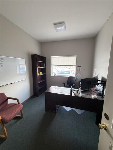 More Photos Of 2204 Yankee St, Niles Flex For Sale