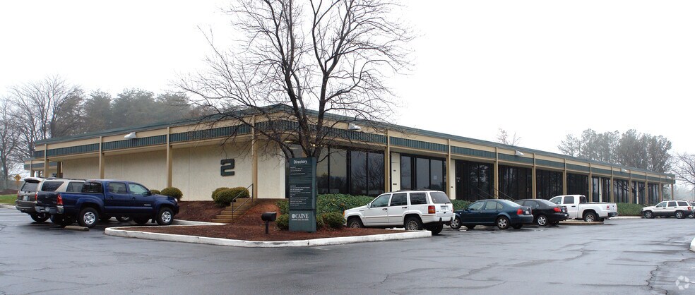 More Photos Of 25 Woods Lake Rd, Greenville Unknown For Lease