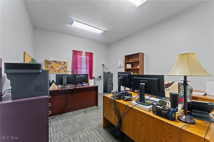 More Photos Of 925 Trailwood Dr, Youngstown Medical For Sale