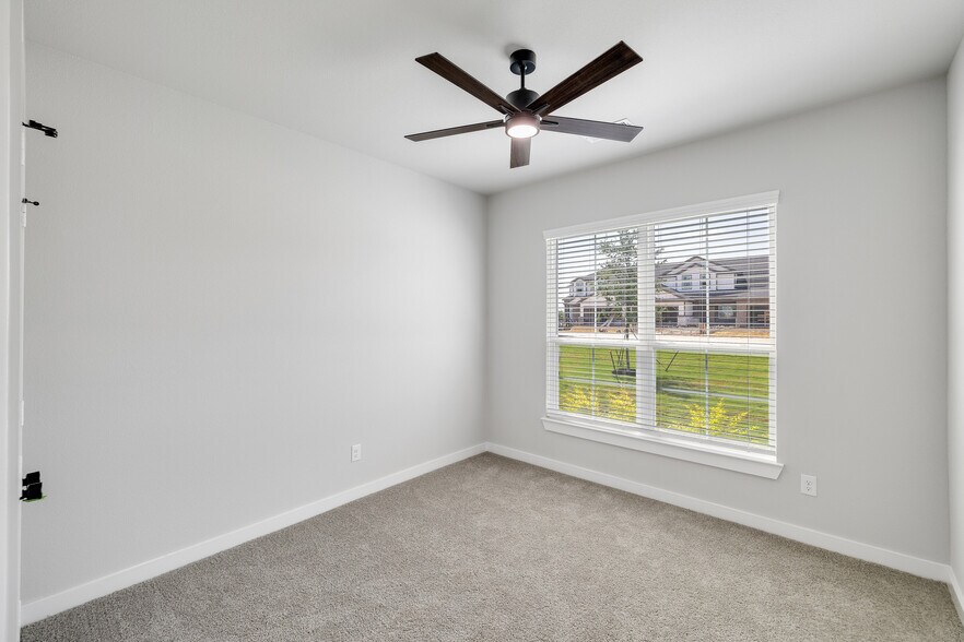 More Photos Of 4059 Clovis St, Midlothian Multifamily For Sale