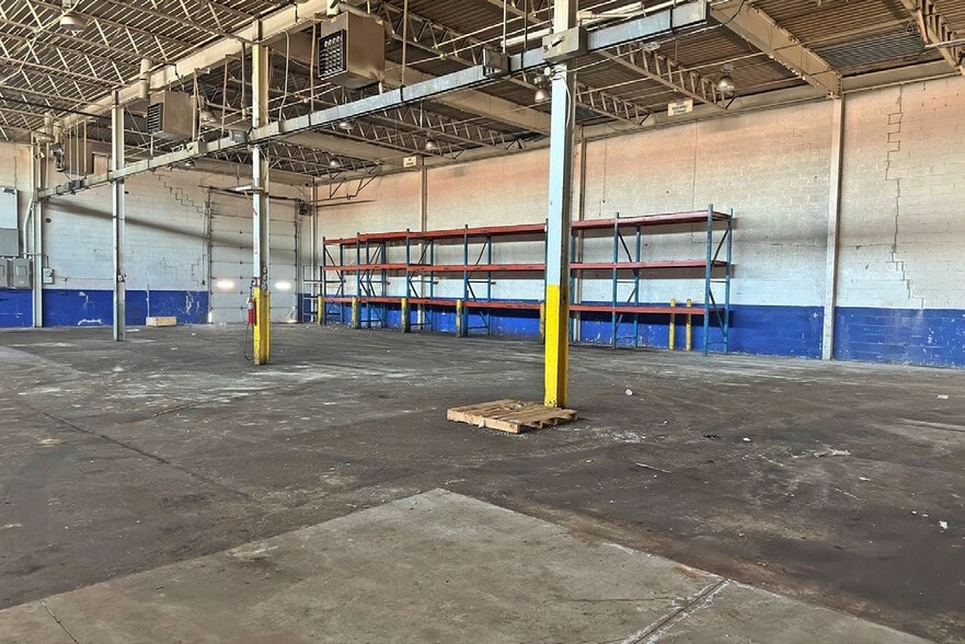 More Photos Of 813 & 839 E Ten Mile Rd, Madison Hts, Madison Heights Warehouse For Sale