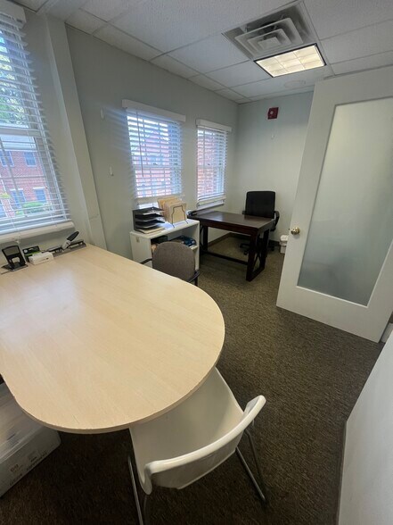 More Photos Of 1831 Forest Dr, Annapolis Medical For Sale