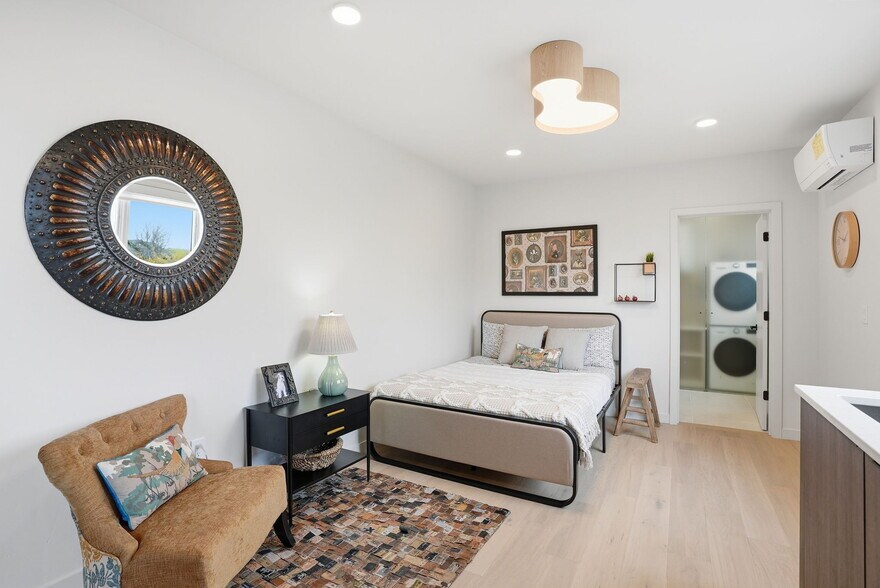 More Photos Of 210 SW Log Ct, Bend Apartments For Sale