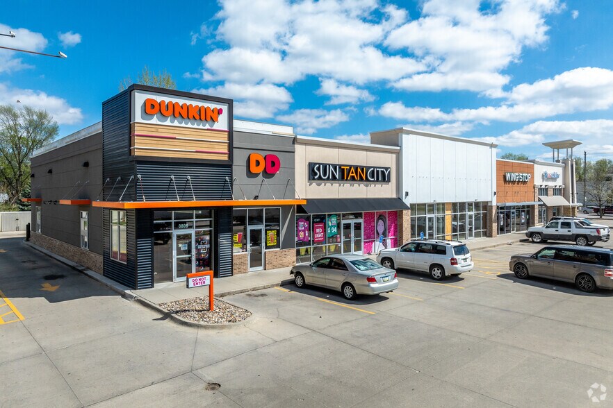 More Photos Of 3801-3809 Merle Hay Rd, Des Moines Restaurant For Lease