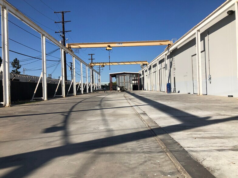 More Photos Of 18071 Mount Washington St, Fountain Valley Warehouse For Lease