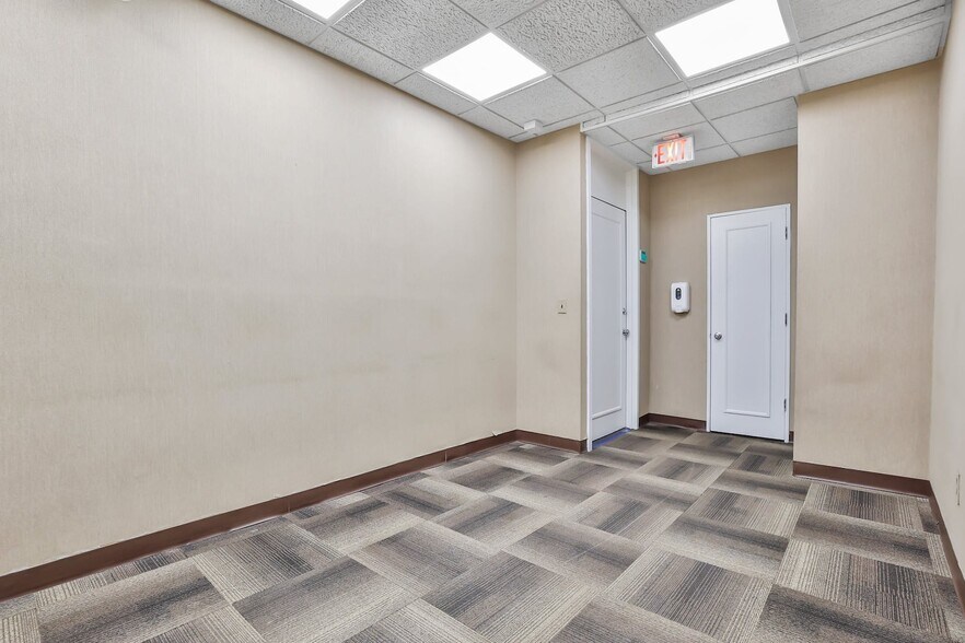 More Photos Of 171 Ramapo Rd, Garnerville Office For Lease