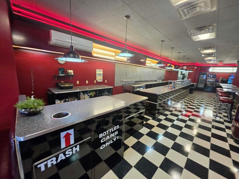 More Photos Of 53 Fall St, Seneca Falls General Retail For Lease