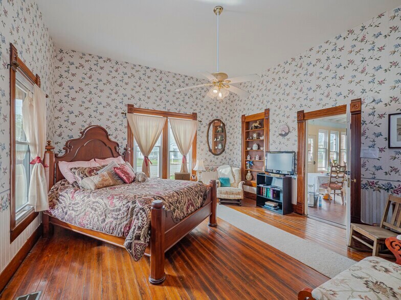 More Photos Of 1307 Wright St, Llano Freestanding For Sale