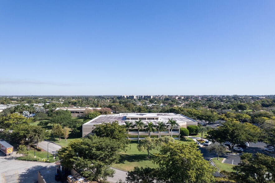 More Photos Of 7771 W Oakland Park Blvd, Fort Lauderdale Office For Lease
