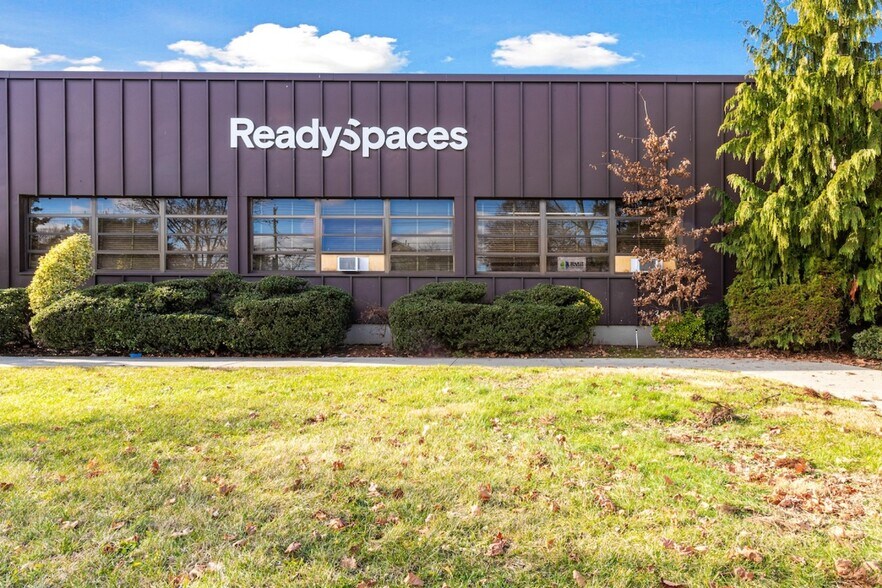 More Photos Of 567-575 N Midland Ave, Saddle Brook Warehouse For Lease