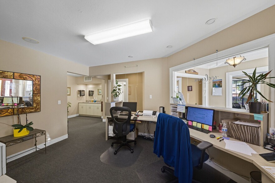 More Photos Of 1021 S El Camino Real, San Mateo Office For Sale