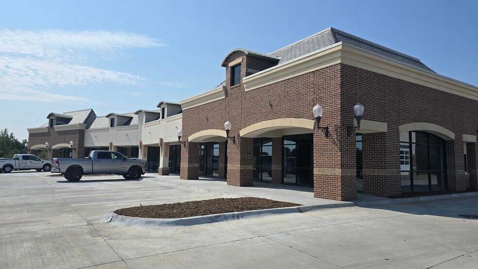 More Photos Of 16510 Bedford Ave, Omaha General Retail For Lease