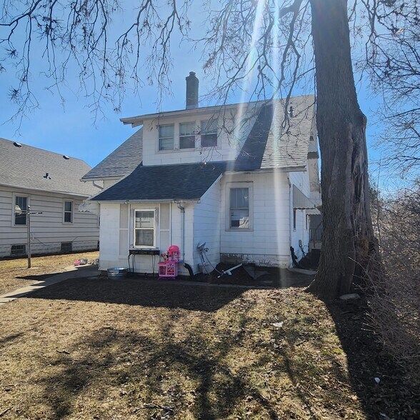 More Photos Of 1110 W Oakland Ave, Austin Apartments For Sale