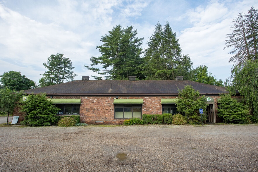 More Photos Of 18 Elm Ct, Sheffield Restaurant For Sale