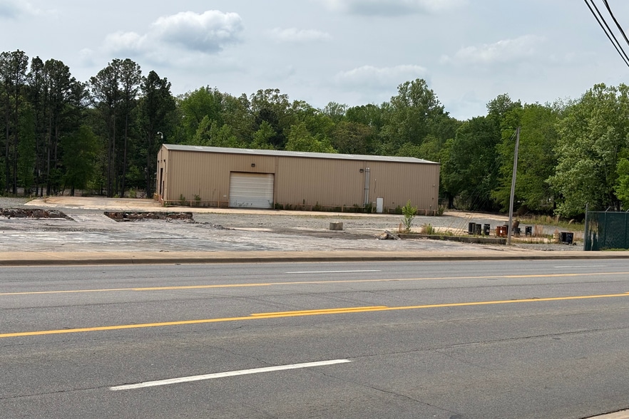 More Photos Of 7609 Colonel Glenn Rd, Little Rock Service For Sale