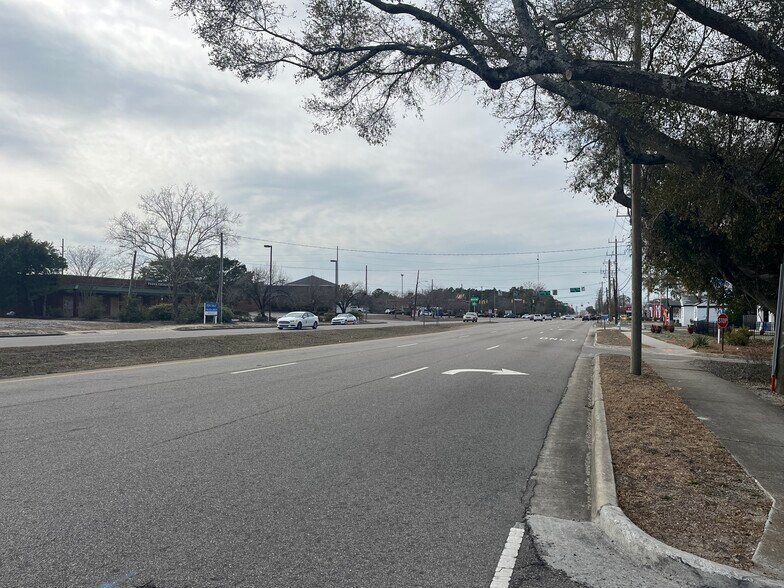 More Photos Of 609 Shipyard Blvd, Wilmington Office For Sale