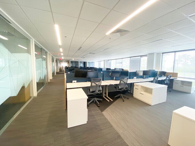 More Photos Of 1110 Sanctuary Pky, Alpharetta Office For Lease
