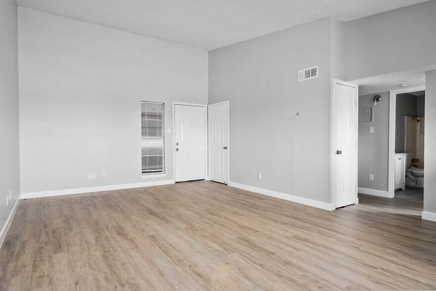 More Photos Of 10518 Heizer Dr, Corpus Christi Apartments For Sale