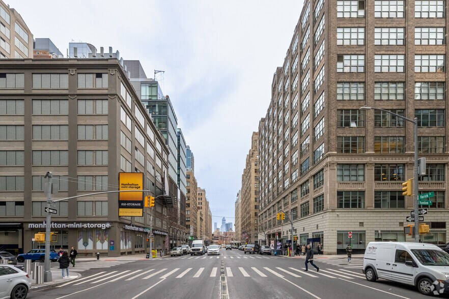 More Photos Of 161 Varick St, New York Self Storage For Lease