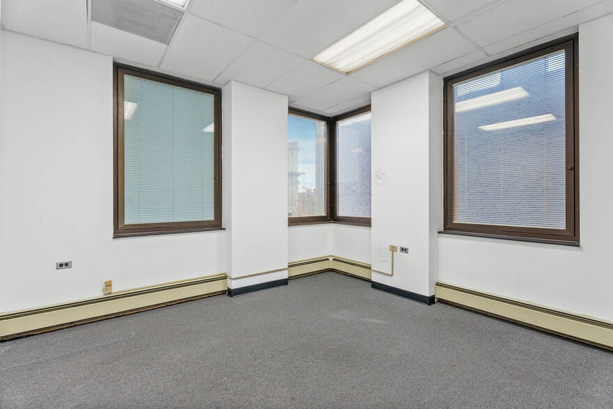More Photos Of 288 N Broad St, Elizabeth Office For Lease