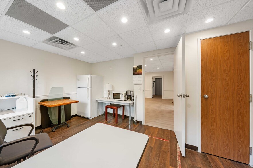 More Photos Of 8 Marcella Ave, West Orange Medical For Sale