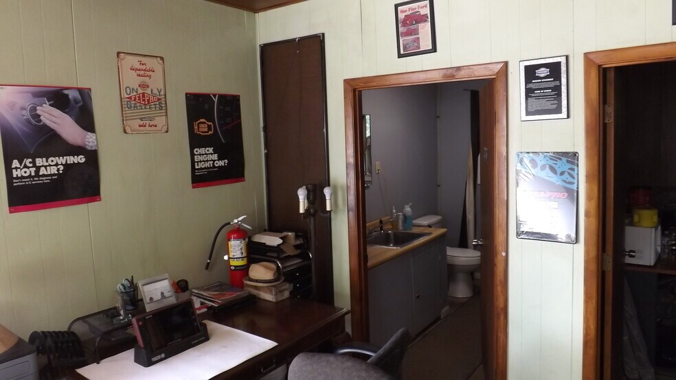 More Photos Of 2056 US 70 Hwy, Swannanoa Auto Salvage Facility For Lease