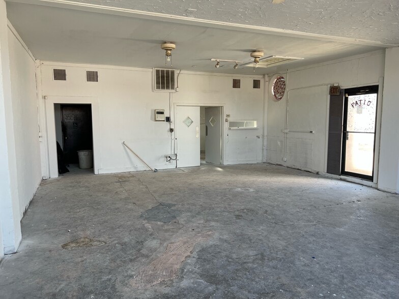 More Photos Of 2124 NW 39th St, Oklahoma City Storefront For Lease