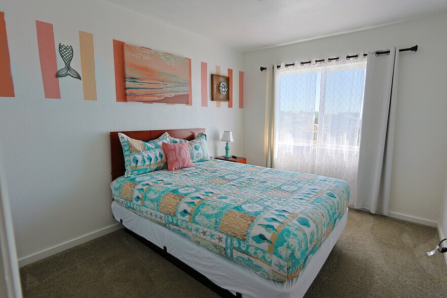 More Photos Of 754 SW Coast Hwy, Newport Hotel For Sale