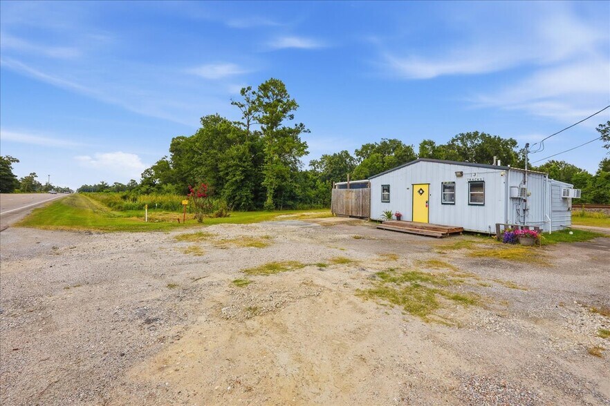 More Photos Of 5720 16th St, Orange Flex For Sale