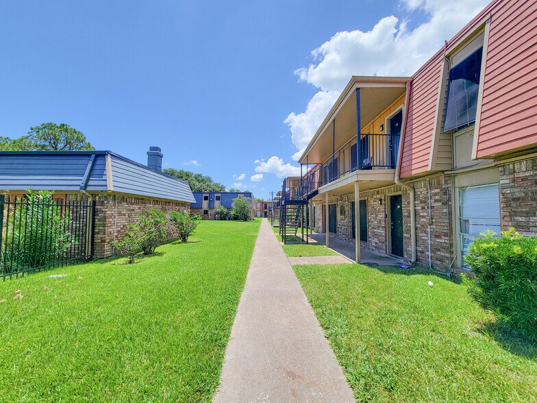 More Photos Of 1501 Poole Ave, Port Arthur Apartments For Sale