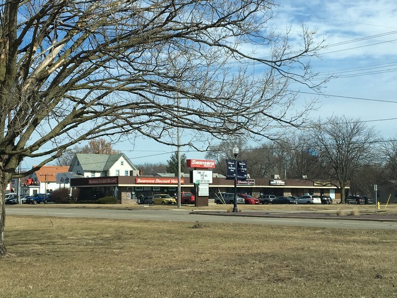 More Photos Of 7507 N 2nd St, Machesney Park Storefront Retail Office For Lease