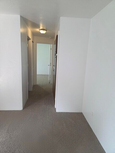 More Photos Of 211 SE Uglow St, Dallas Apartments For Sale