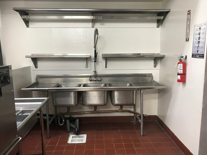 More Photos Of 4161 Beverly Blvd, Los Angeles Restaurant For Lease