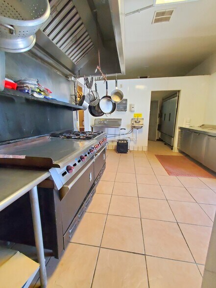 More Photos Of 19306 National Trails Hwy, Oro Grande Bar For Sale