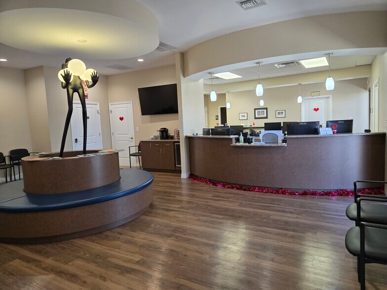 More Photos Of 13555 Automobile Blvd, Clearwater Medical For Lease