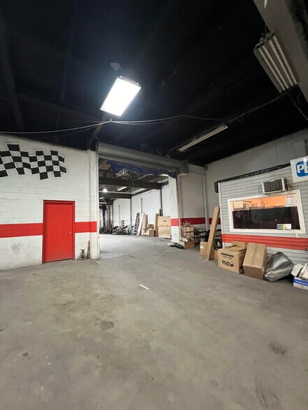 More Photos Of 1931 Point Breeze Ave, Philadelphia Auto Repair For Lease